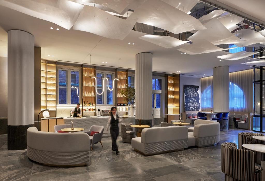 Lanson Place Parliament Gardens - Resim 36