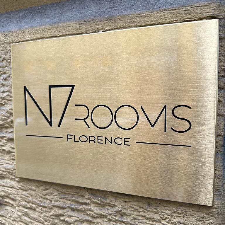 N7 Roomsに飾ってある許可証、賞状、看板またはその他の書類