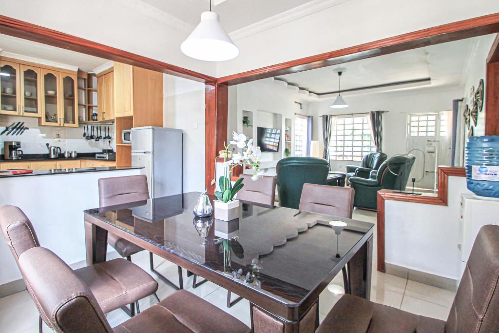 Kuchyň nebo kuchyňský kout v ubytování North Manor Nakuru