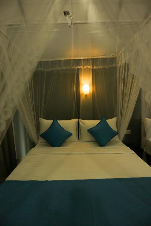 Ella Blue Heaven - 7