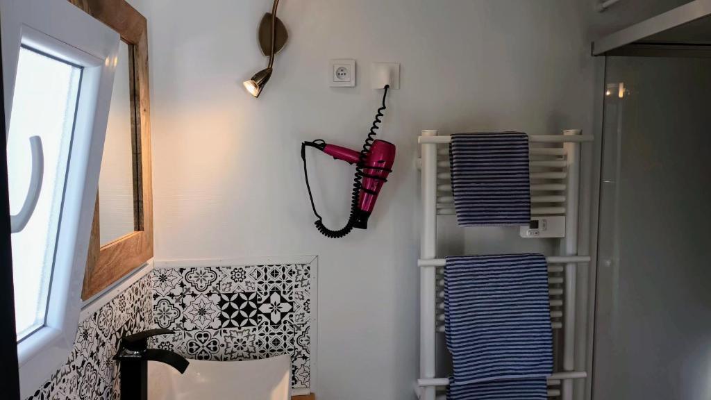Φωτογραφία από το άλμπουμ του Chambre avec terrasse - vue jardin σε Pons