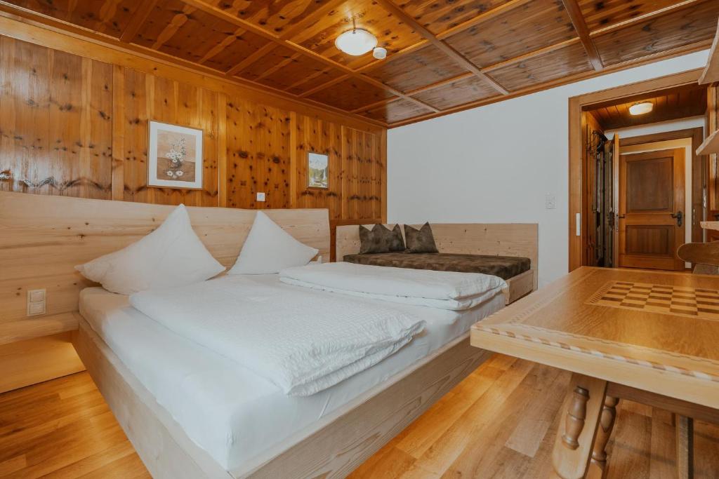 Postel nebo postele na pokoji v ubytování Zudrellhus