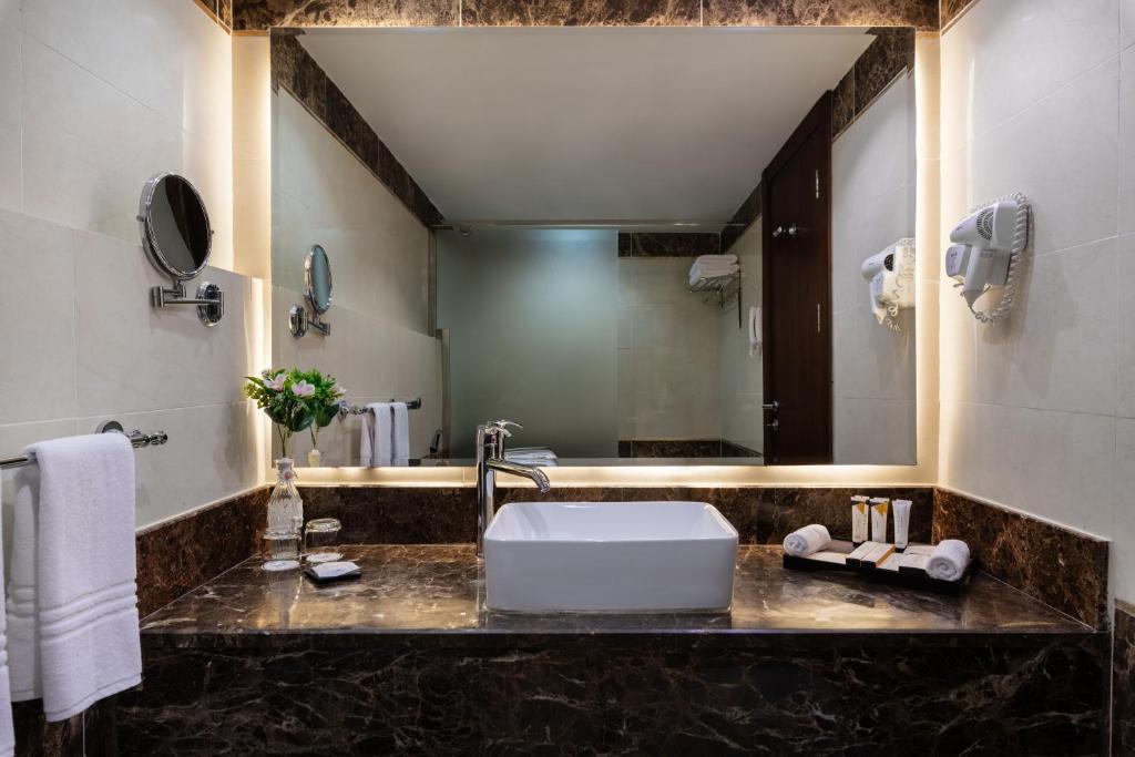 Koupelna v ubytování Warwick Hotel Jeddah