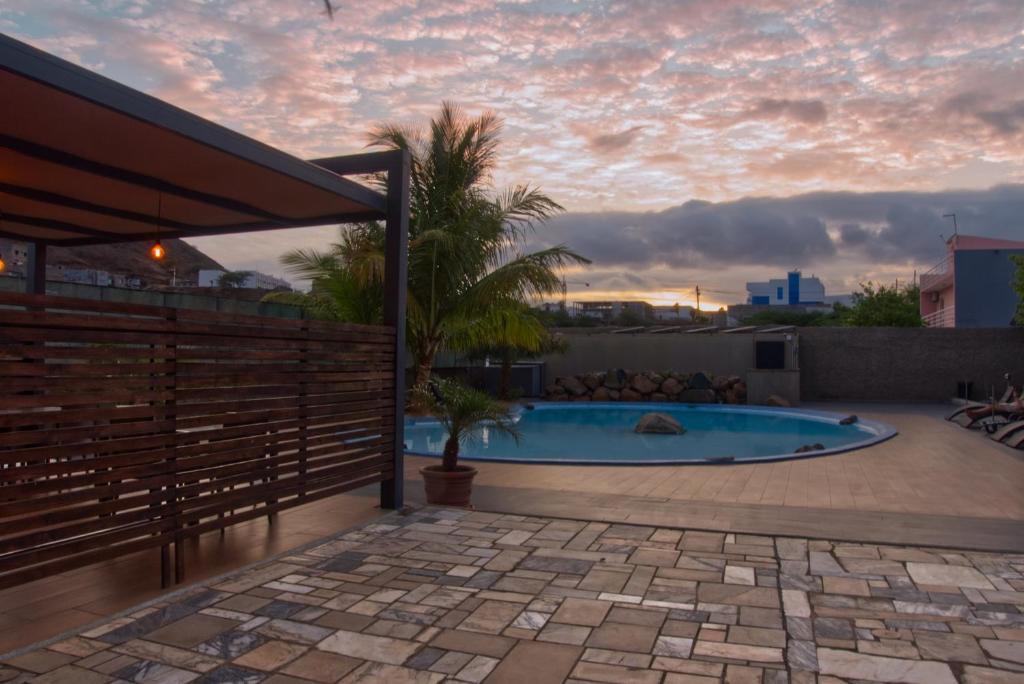 Bazén v ubytování Praia Capital Residence Aparthotel nebo v jeho okolí