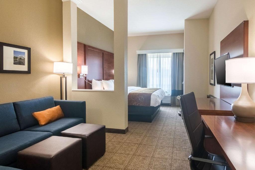 Comfort Suites Meridian and I-40 photo