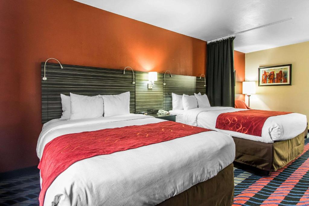 Comfort Suites Fairgrounds West photo