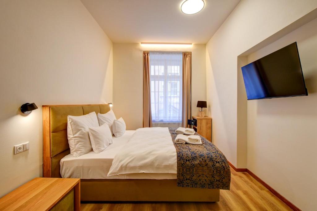 Hotel Karlova Prague - 3