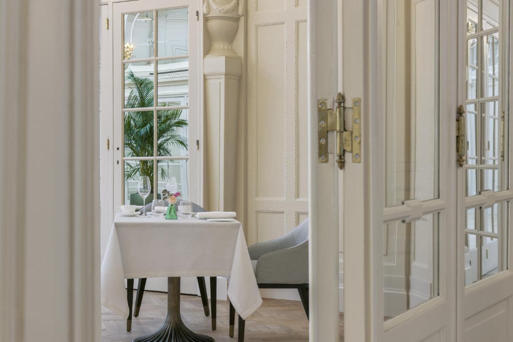 Corinthia Grand Hotel Astoria Brussels - Resim 4