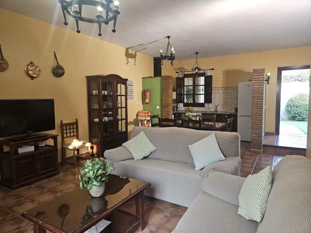 Kuchyň nebo kuchyňský kout v ubytování Alojamiento Rural Casitas Cueva del Gato