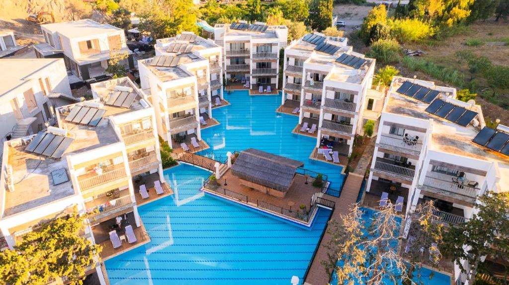 Bazén v ubytování Ladonia Hotels Mio Bianco nebo v jeho okolí