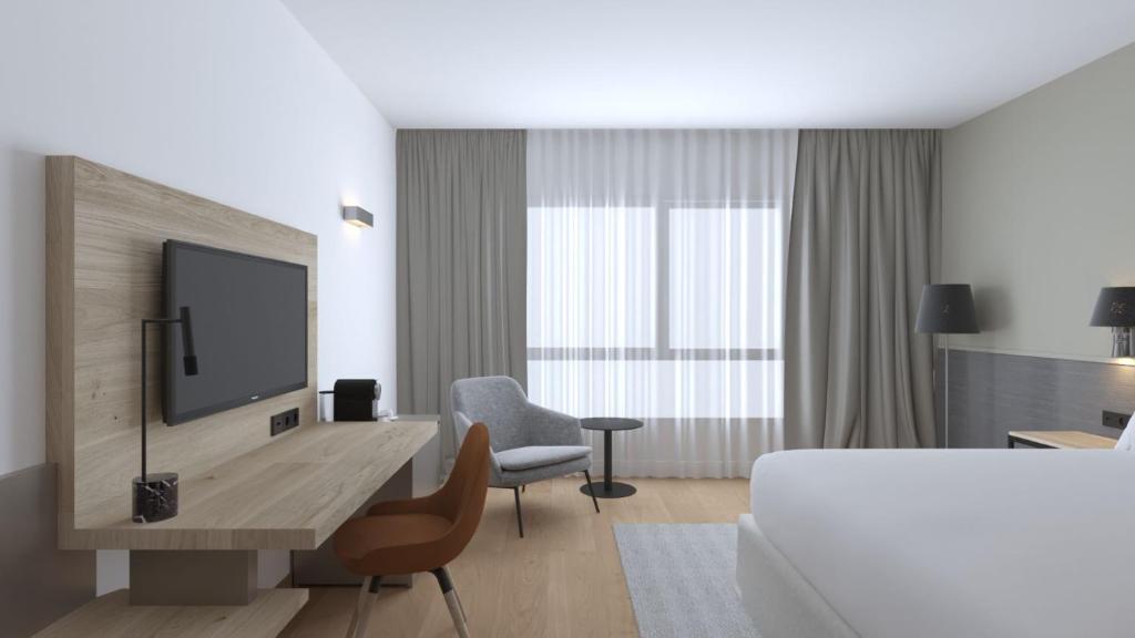 Hotel Crowne Plaza Madrid Airport - Resim 4