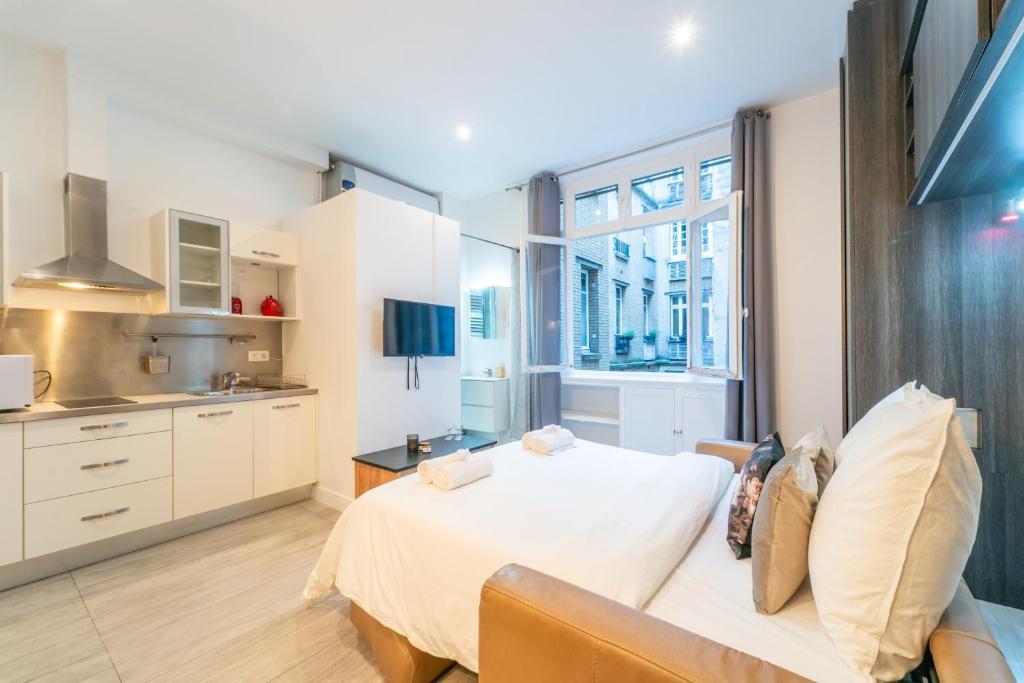 Photo de la galerie de l'établissement Le Courcelles - studio proche Arc de Triomphe, à Paris