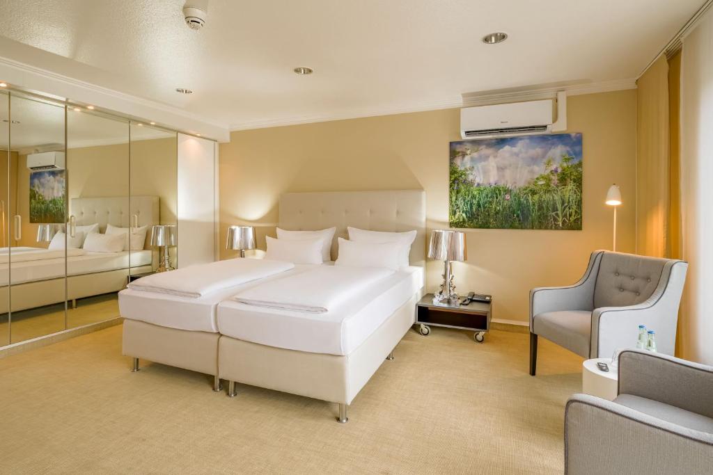 rugs HOTEL Köln - Resim 7