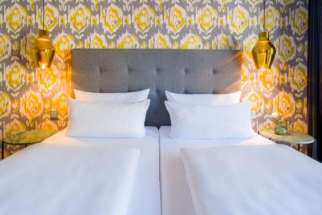 rugs HOTEL Köln - Resim 15