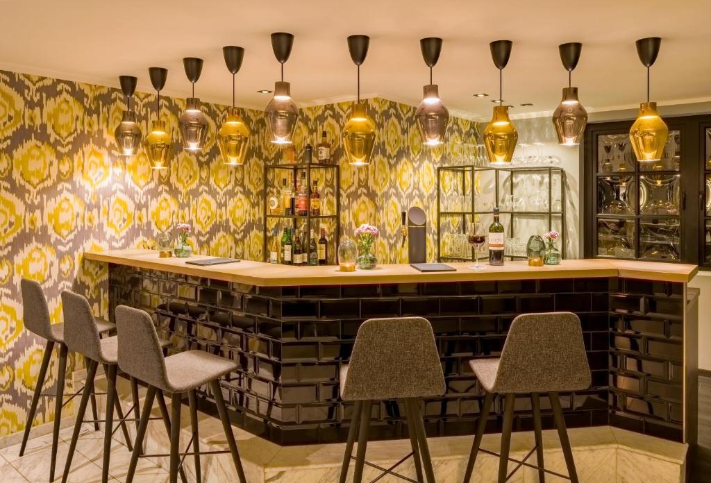 rugs HOTEL Köln - Resim 11