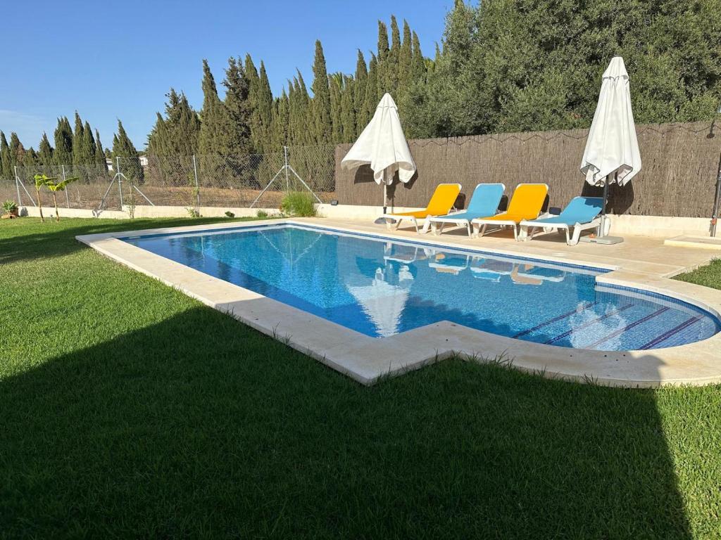 Swimmingpoolen hos eller tæt på Casa Sampalo