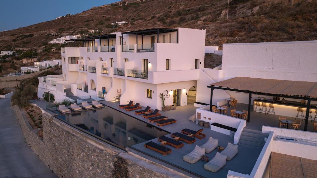 Nespecifikovaný výhled na hory nebo výhled na hory při pohledu z hotelu