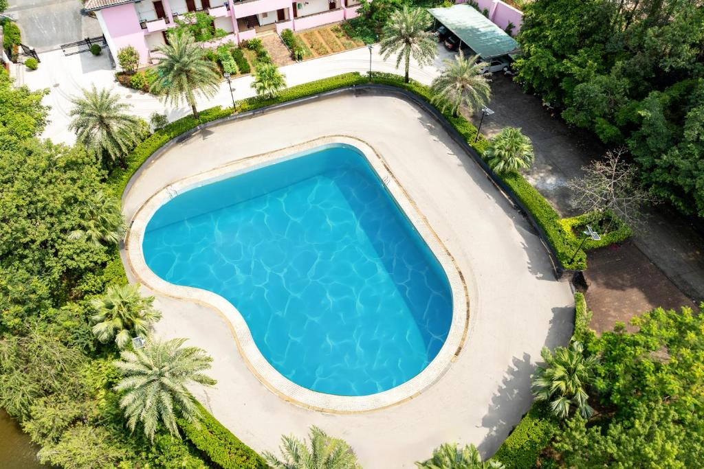 La alberca dentro o cerca de Jiangmen Poltton Executive Service Apartment