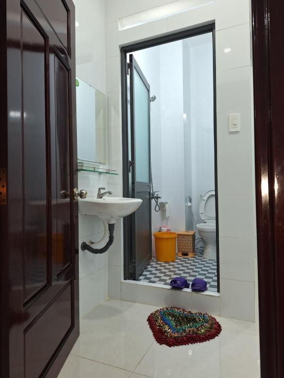 Koupelna v ubytování Phòng Trọ Anh Thư