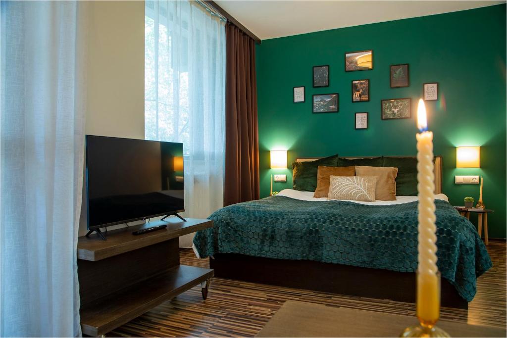 Postel nebo postele na pokoji v ubytování Wild Deer Studio