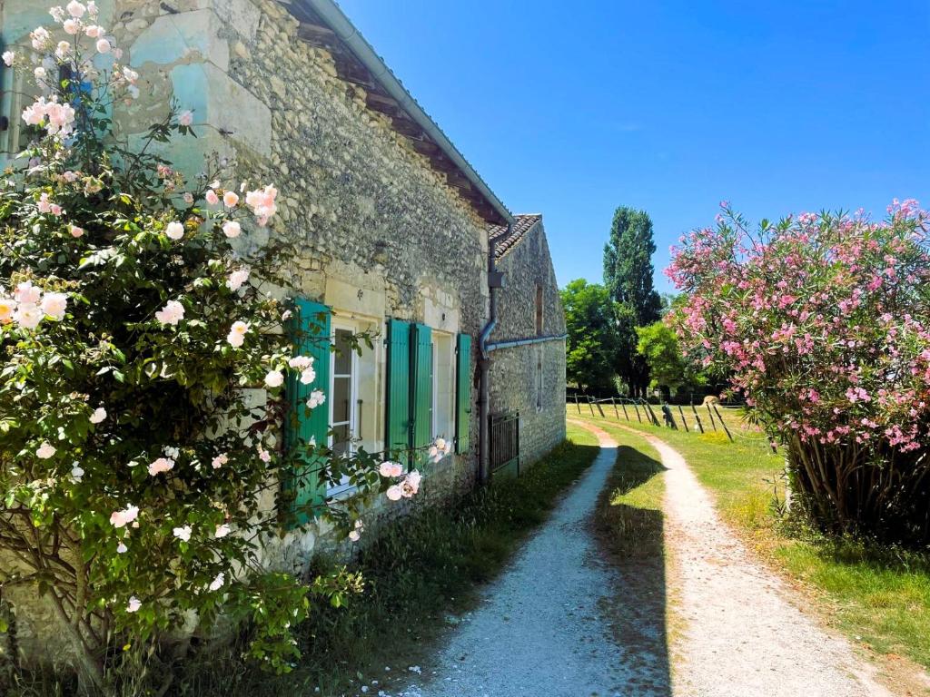 Κήπος έξω από το LA PACHA Une chouette maison d'hôtes