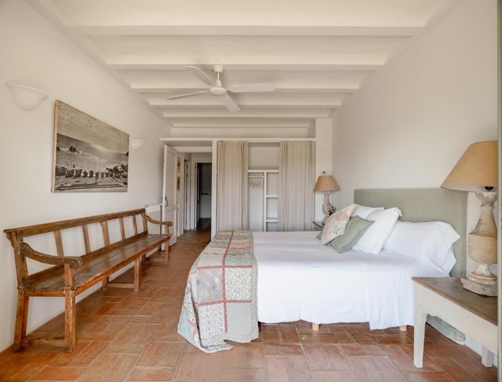 Can Bassa - Two-Bedroom Apartment With Garden View