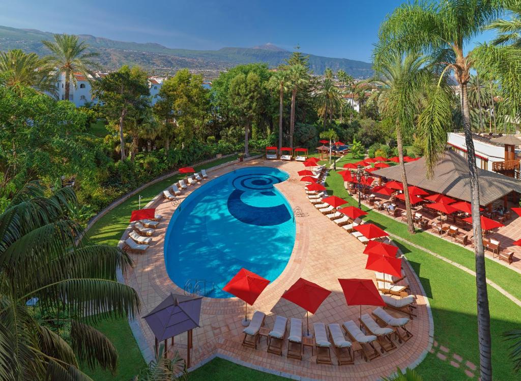 Bazén v ubytování Hotel Botanico y Oriental Spa Garden nebo v jeho okolí