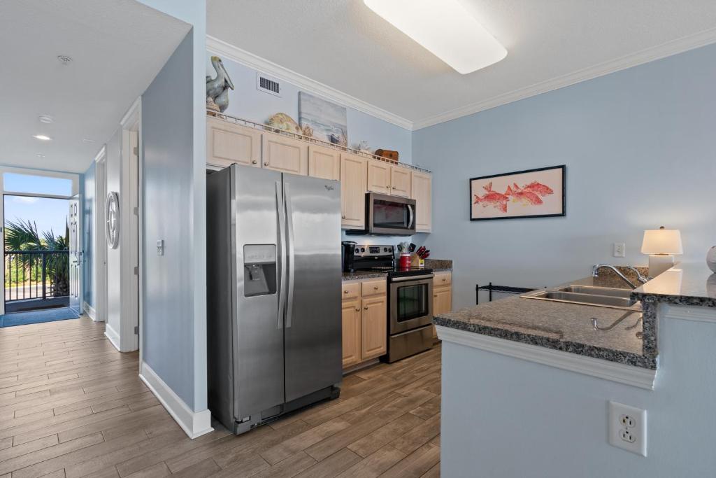 Køkken eller tekøkken på Grand Pointe Unit 205