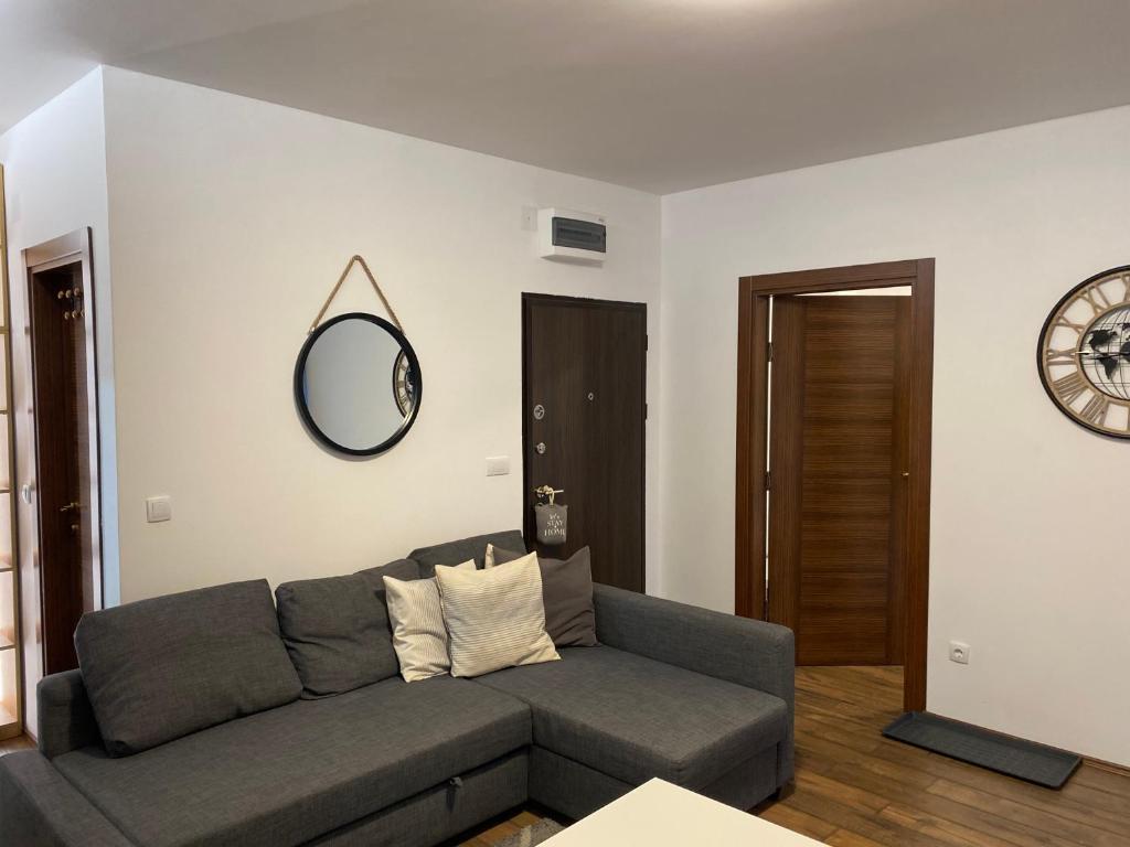 Un lugar para sentarse en Apartman Šumarak Divčibare 2