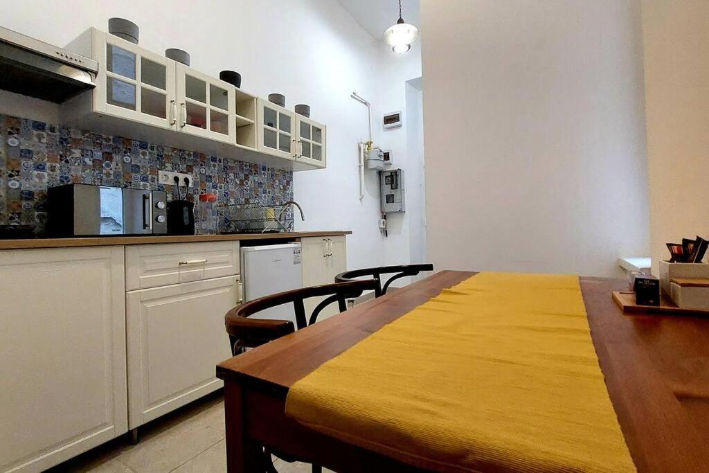 Private apartment near the Danube 1092 Budapest, 10 Ferenc körút Second staircase, third floor, door number 29. kép - 1