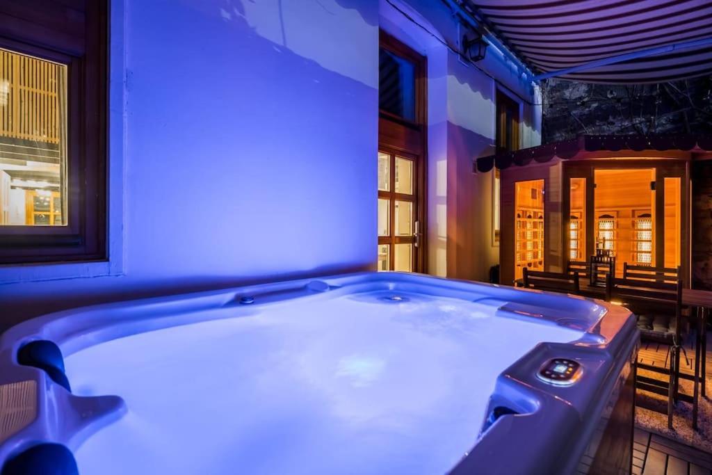 Wellness Wonderland Garden, Sauna, Jacuzzi in CBD 1075 Budapest, 8 Kazinczy utca kép - 1