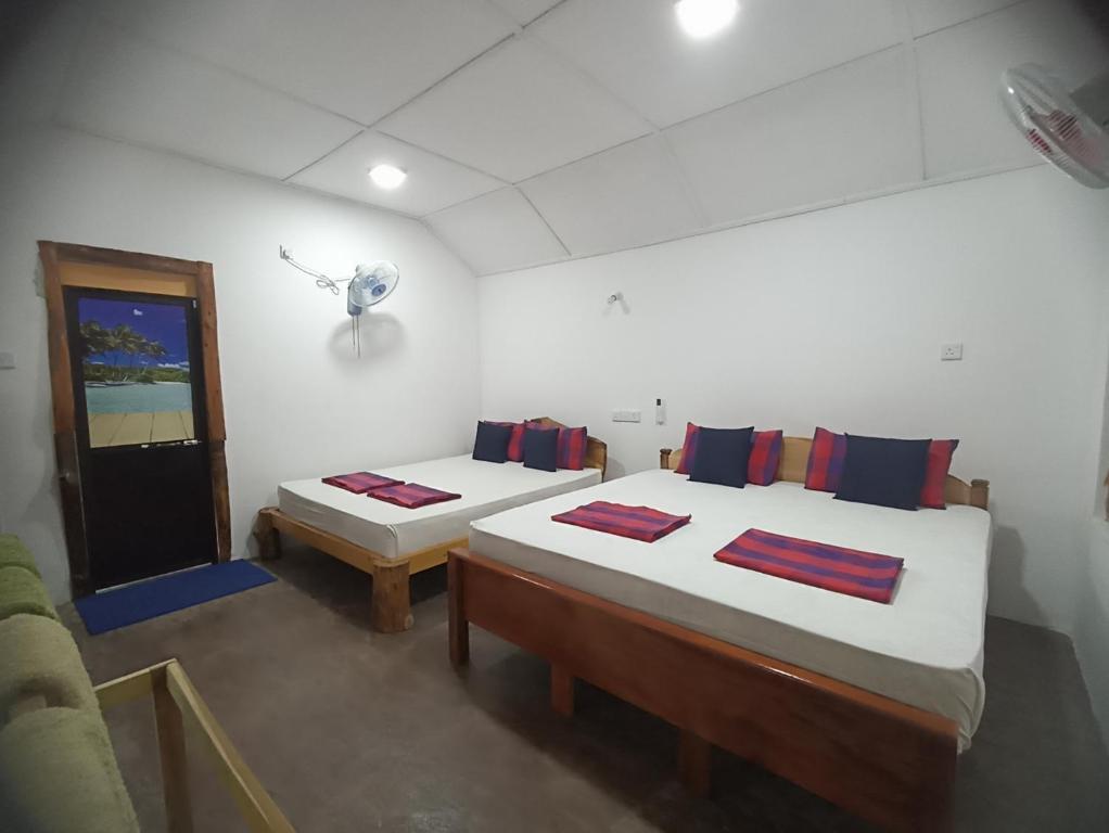 Nature Beach Huts - 12