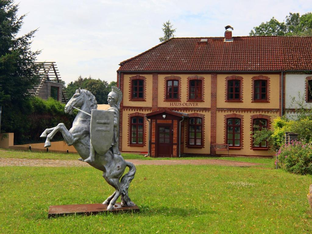 Vườn quanh Ferienhaus Oliver im Wendorf Bernstein Resort