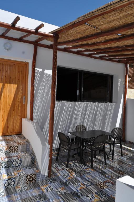 KABANO BEACH AUBERGE CAFE RESTAURANT - Habitación De Lujo (2 Adultos + 1 Niño)