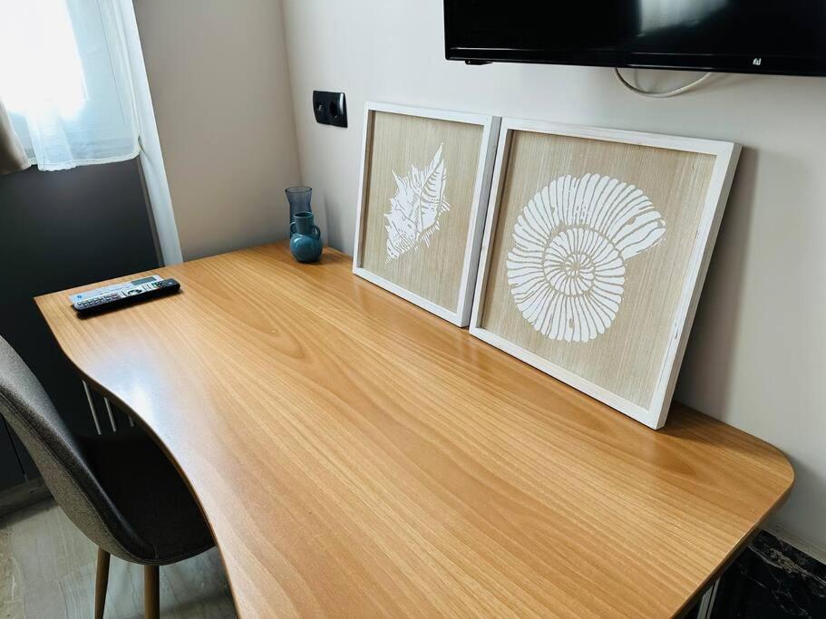 TV a/nebo společenská místnost v ubytování Port Brown Suite 2