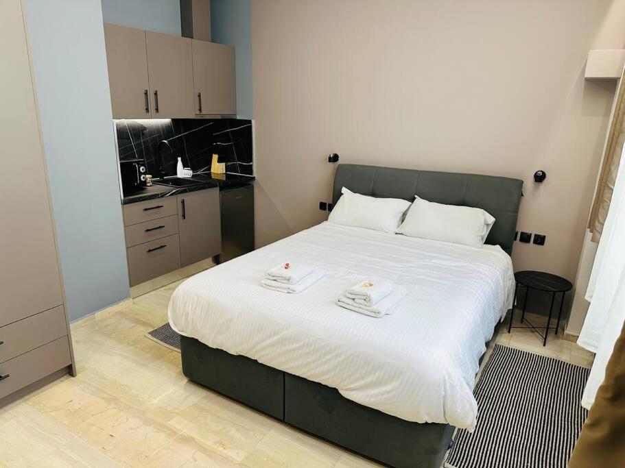 Postel nebo postele na pokoji v ubytování Port Brown Suite 2