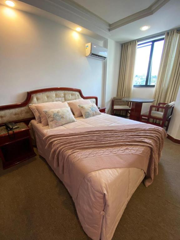 Maxim Plaza Hotel - Chambre Simple