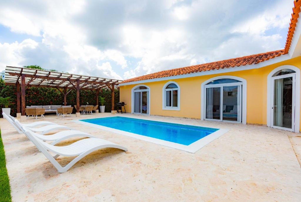 Bazén v ubytování Sosua Ocean Village Properties by Calisto Stays nebo v jeho okolí