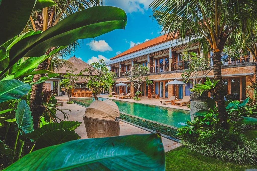 Bazén v ubytování Kahayana Suites Ubud nebo v jeho okolí
