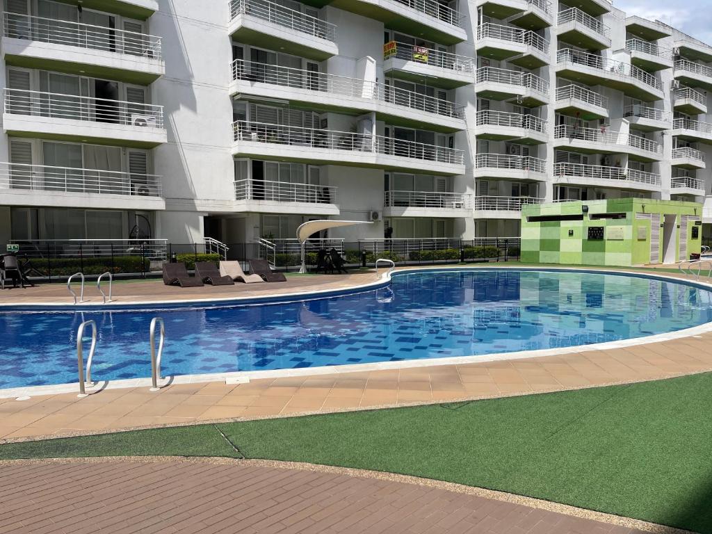 Bazén v ubytování Espectacular apartamento en Melgar nebo v jeho okolí