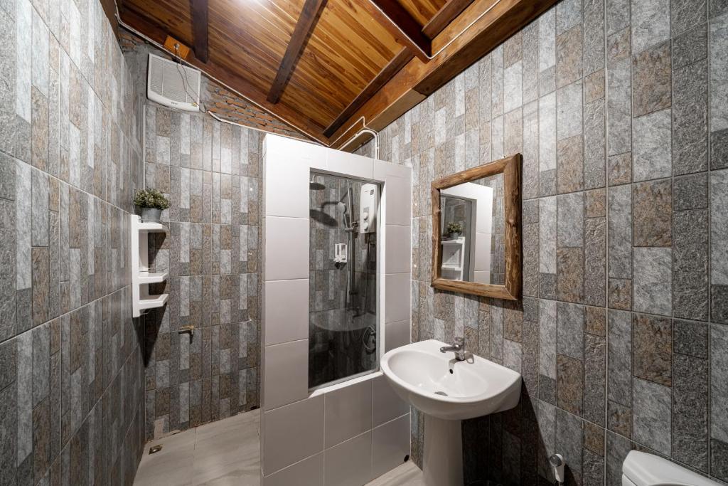 Athithara Homestay - 15