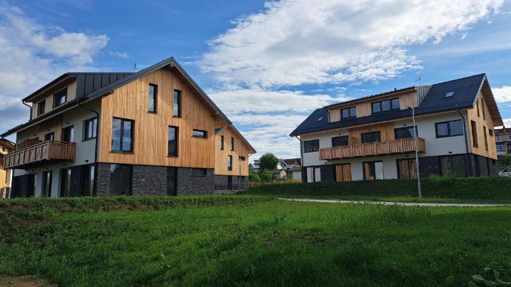 Budova, kde se apartmán nachází