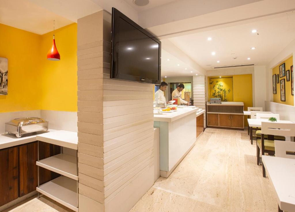 A cozinha ou kitchenette de Hotel Bawa Continental