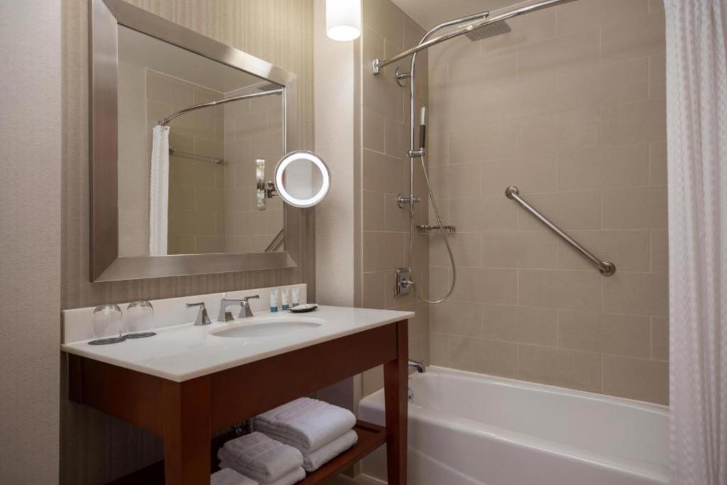 The Westin Chicago Lombard photo