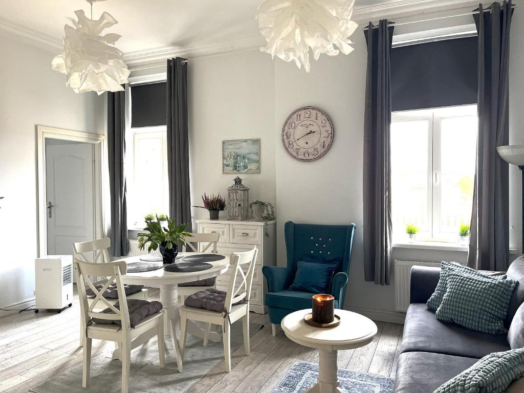 Way2Stay Old Town - One-Bedroom Deluxe Apartment