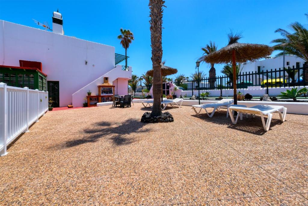 Fotografia z galérie ubytovania Apartment La Vela Azul -POOL & TENNIS - free AC &Good WIFI- Smart TV v destinácii Puerto del Carmen