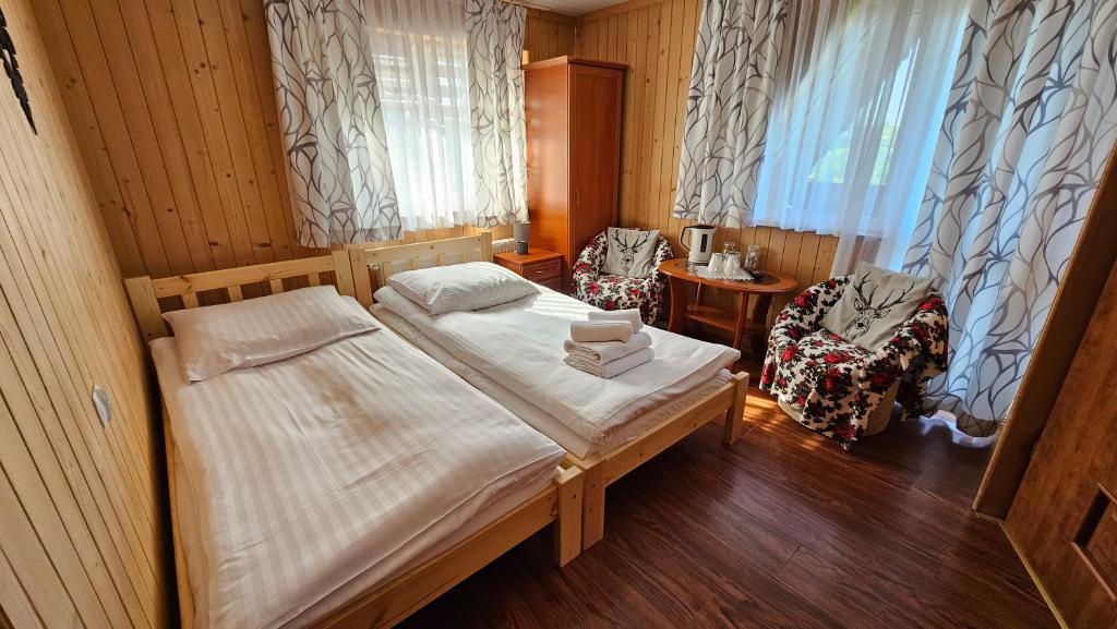 Bukowiański Dworek - Wyciągi, Narciarnia, Kuchnia - 2