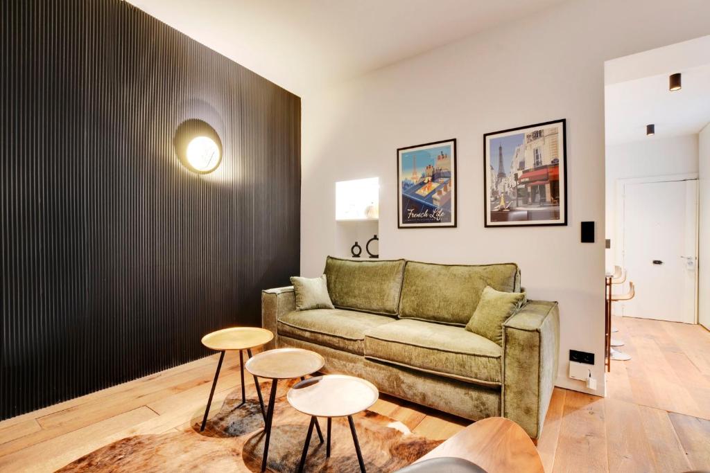 Pick A Flat's Apartment in Montorgueil - Rue Saint Joseph - Two-Bedroom Apartment