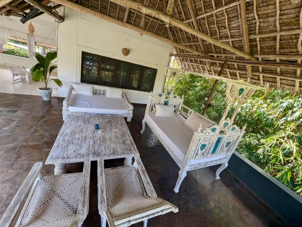 Zahrada ubytování WHITE Nyumba Malindi