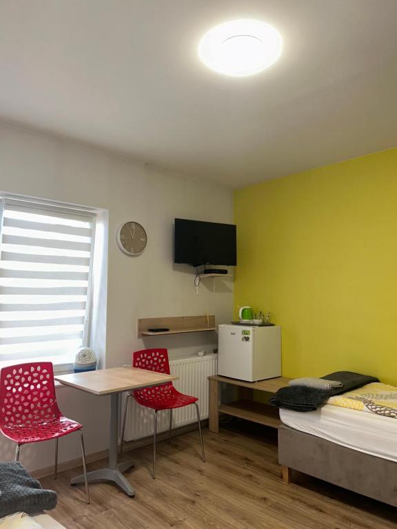 Noclegi Julia pokoje 1-3 parter Chodkiewicza 161 Kielce - 18